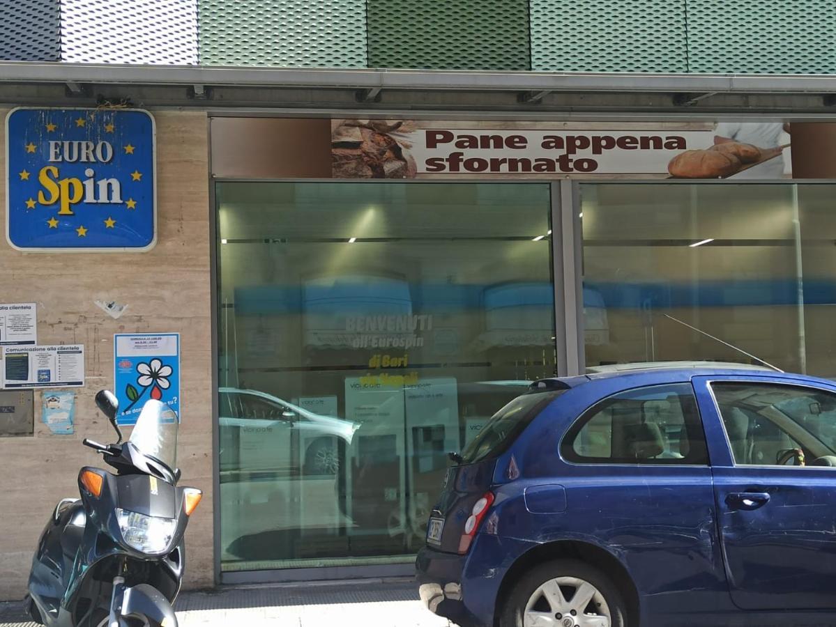 Holiday House Nel Cuore Di Bari Exterior foto