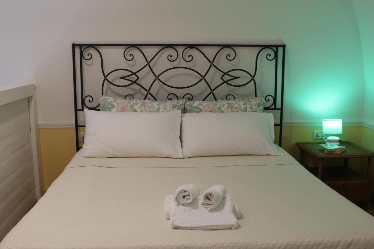 Holiday House Nel Cuore Di Bari Exterior foto