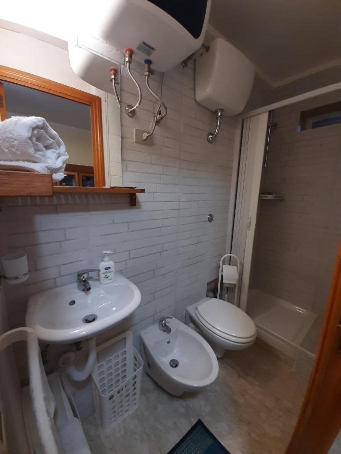 Holiday House Nel Cuore Di Bari Exterior foto