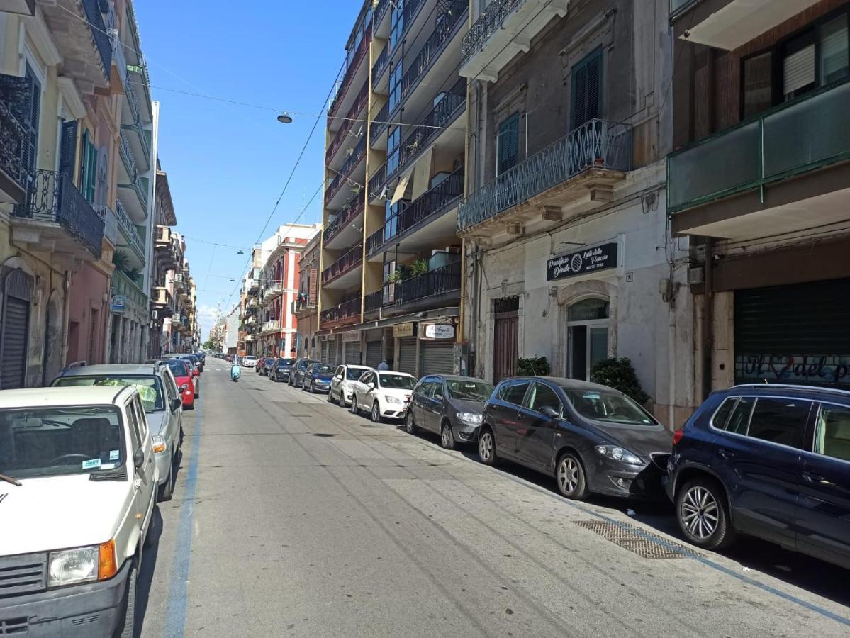 Holiday House Nel Cuore Di Bari Exterior foto